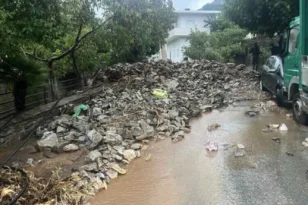 Κρήτη: Στα όρια η κατάσταση από την κακοκαιρία – Πλημμύρες, καταστροφές και γέφυρα που κατέρρευσε