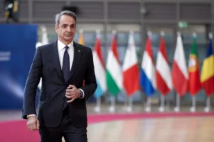 Μητσοτάκης στη Σύνοδο Κορυφής: Ζητά περιθώριο για νέα μέτρα στήριξης – «Όχι» σε περικοπές για αγρότες και Συνοχή