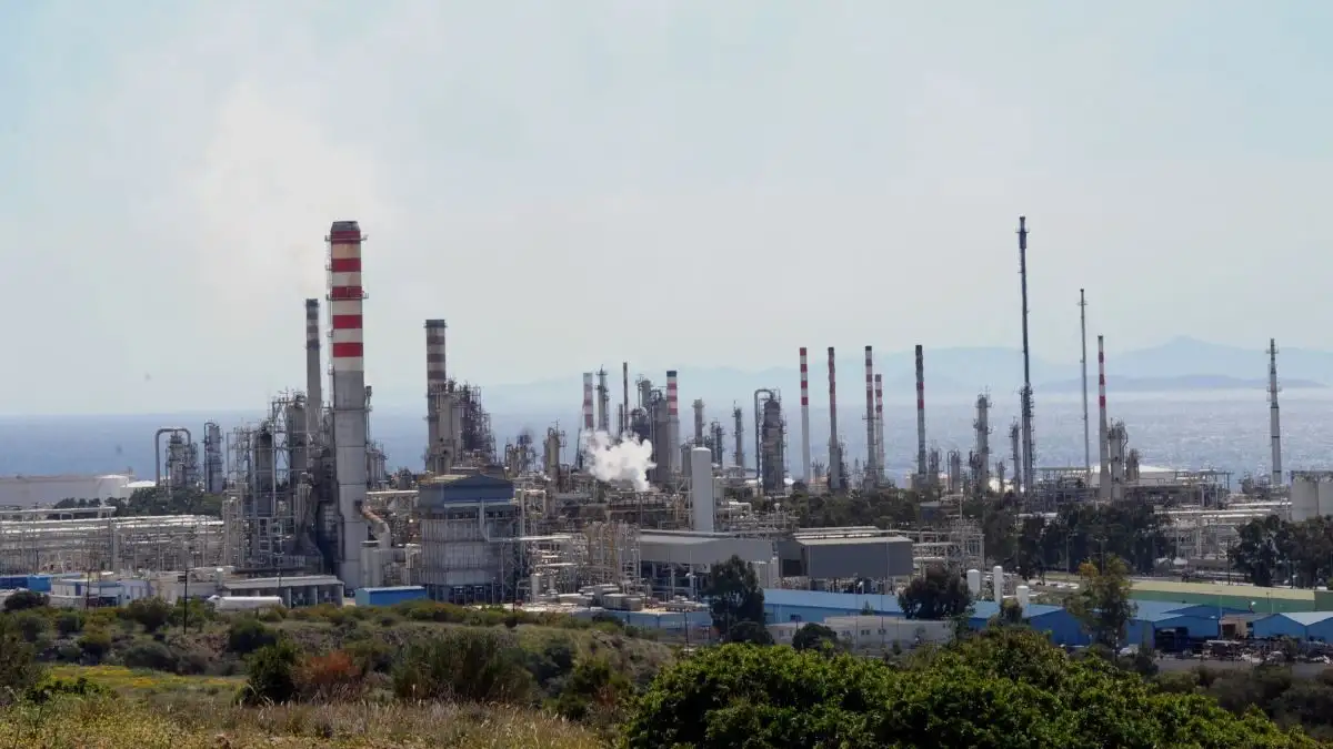Σύλληψη και δικογραφία του υπεύθυνου επίβλεψης στη φονική έκρηξη στη Motor Oil Σύλληψη και δικογραφία του υπεύθυνου επίβλεψης στη φονική έκρηξη στη Motor Oil