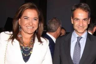 “Τι είναι ο πρωθυπουργός, κολλημένος σε μια καρέκλα και λέει “εγώ είμαι και κανένας άλλος δεν είναι;”, Μπακογιάννη για Μητσοτάκη