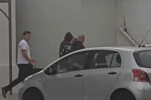Στο Ναυτοδικείο ο 46χρονος για τους εμπρησμούς στη Γλυφάδα: «Μου είπε ότι θα σε σκοτώσω», καταγγέλλει η πρώην σύντροφός του