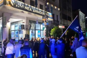 Απόρρητη Γραμμή: Τα «πράσινα» καφενεία, η απραξία και ο Μπούρας