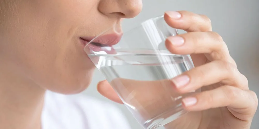 Πόσο νερό χρειαζόμαστε καθημερινά - Οι ανάγκες του οργανισμού Πόσο νερό χρειαζόμαστε καθημερινά - Οι ανάγκες του οργανισμού