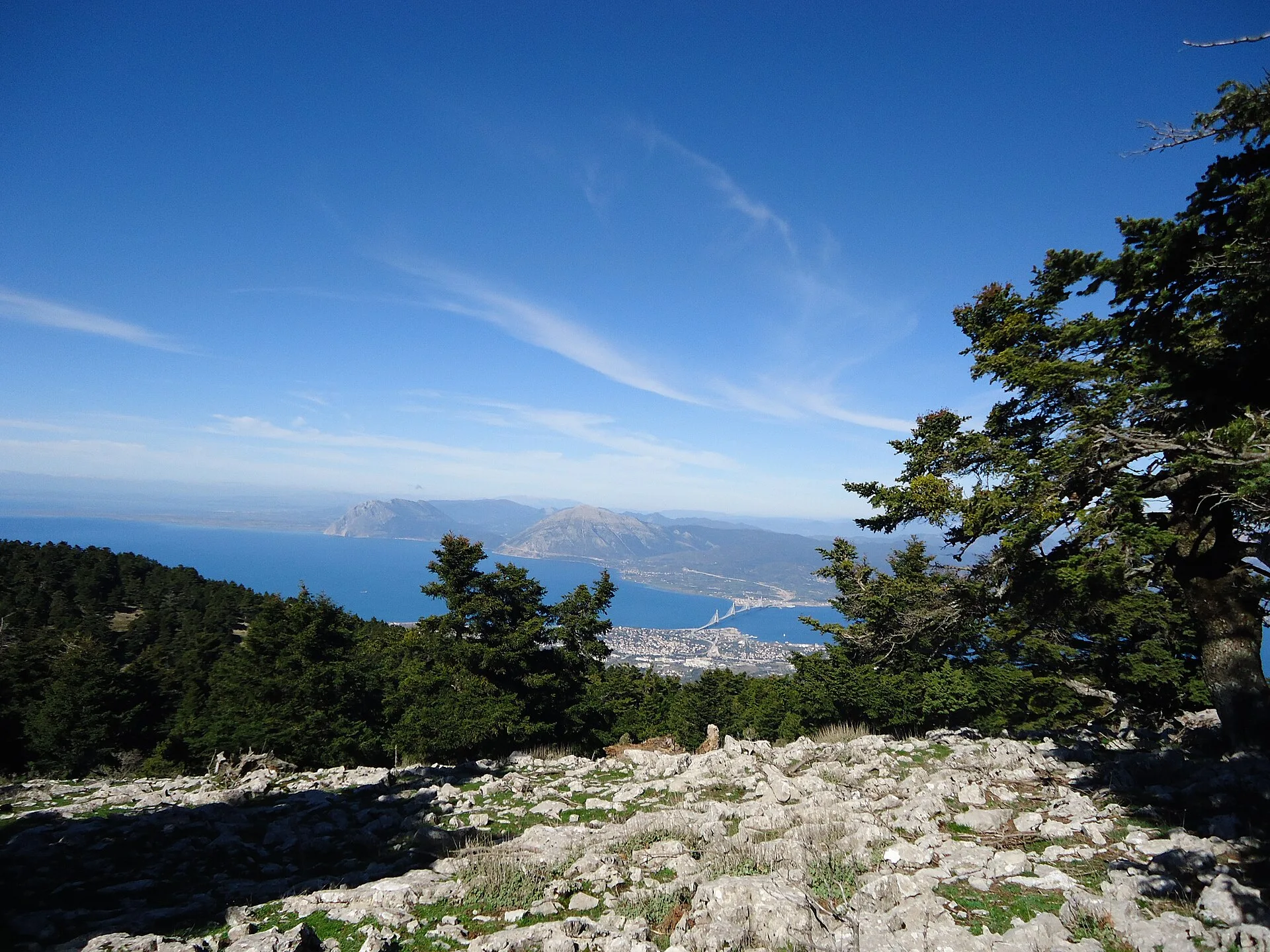 Κυριακή στα ορεινά της Πάτρας: 5 χωριά, 5 ταβέρνες και η βόλτα πριν από το τραπέζι Κυριακή στα ορεινά της Πάτρας: 5 χωριά, 5 ταβέρνες και η βόλτα πριν από το τραπέζι