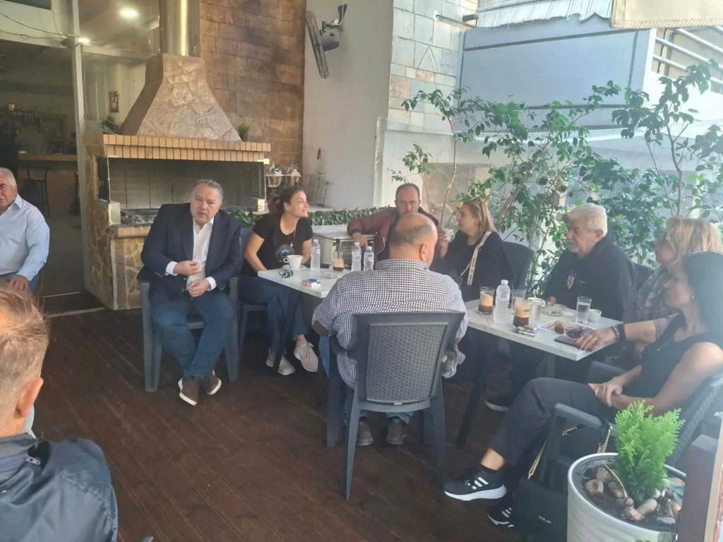 Στην Αγυιά η «Πάτρα Ενωμένη» – Συζητήσεις με κατοίκους για τα προβλήματα της περιοχής