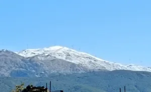 Πάτρα: Εικόνες από τα πρώτα χιόνια γύρω από την πόλη, τα βουνά άρχισαν να ασπρίζουν Πάτρα: Εικόνες από τα πρώτα χιόνια γύρω από την πόλη, τα βουνά άρχισαν να ασπρίζουν