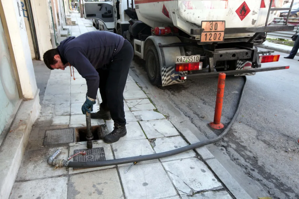 Επτά στα δέκα σπίτια αντιμέτωπα με περιορισμούς στη θέρμανση: Κρυώνουν και πληρώνουν