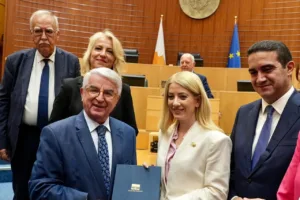Θανάσης Παπαδόπουλος: Ακατάλυτοι οι δεσμοί του Δήμου Καλαβρύτων με τη μαρτυρική Κύπρο Θανάσης Παπαδόπουλος: Ακατάλυτοι οι δεσμοί του Δήμου Καλαβρύτων με τη μαρτυρική Κύπρο