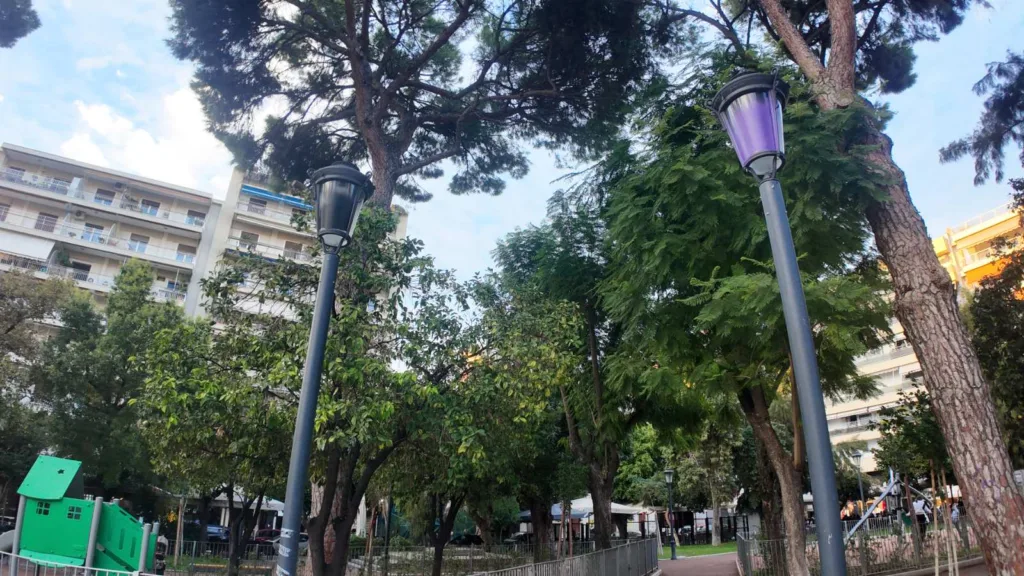 Πλατεία Όλγας: Ξεκίνησαν οι βανδαλισμοί λίγες ημέρες μετά την ανάπλασή της