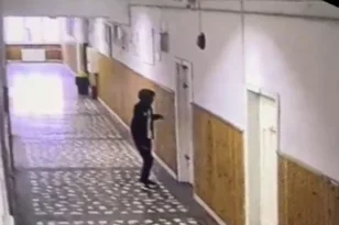 Άγριο περιστατικό, 13χρονος μαθητής μαχαίρωσε καθηγήτρια και έναν συμμαθητή του