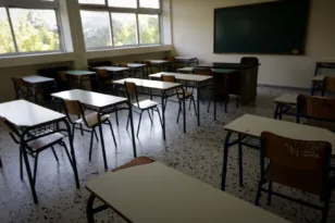 Μεσολόγγι: Παράθυρο έπεσε στο κεφάλι μαθητή μέσα σε Λύκειο