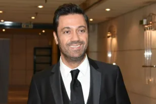 Γιώργος Θεοφάνους στον Peloponnisos FM 103,9: «Τα τραγούδια ανήκουν στους δημιουργούς τους, όχι στους τραγουδιστές»