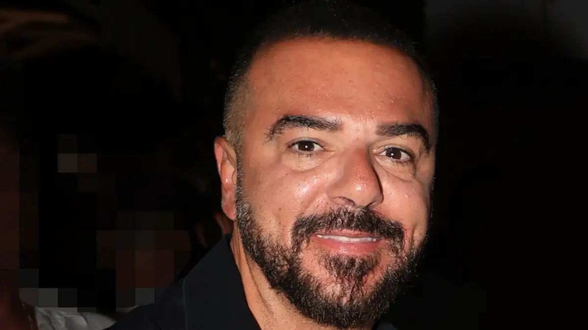 «Πετσόκομμα, πετσόκομμα. Ο Κωνσταντίνος τους πετσοκόβει όλους», Τριαντάφυλλος υπέρ Αργυρού