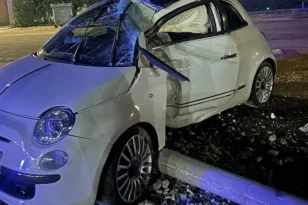 Αγρίνιο: Πήγε ν’ αποφύγει σκύλο και έπεσε σε κολόνα της ΔΕΗ!