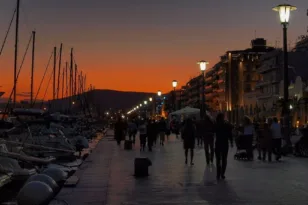 Βόλος: Επίθεση σε επιβάτες ταξί στην παραλία – Τους έβγαλαν από το όχημα και τους ξυλοκόπησαν