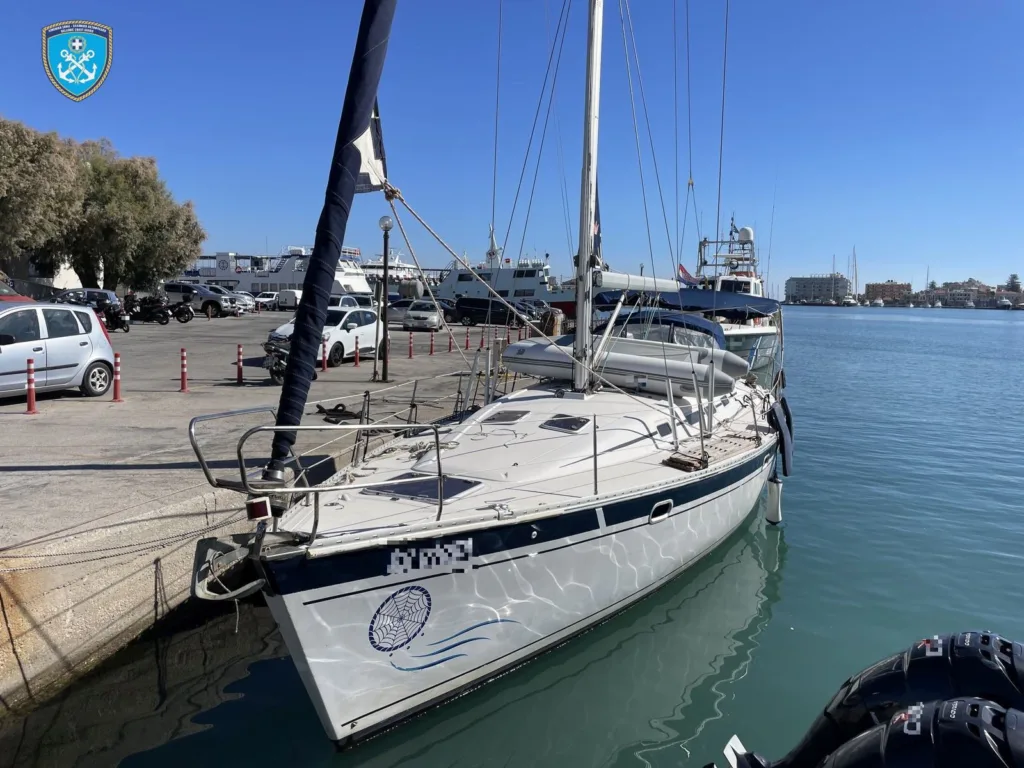 Χίος: Κατάσχεση 360 κιλών κάνναβης σε ιστιοφόρο – Δύο συλλήψεις και φορτίο αξίας άνω του 1 εκατ. ευρώ Χίος: Κατάσχεση 360 κιλών κάνναβης σε ιστιοφόρο – Δύο συλλήψεις και φορτίο αξίας άνω του 1 εκατ. ευρώ