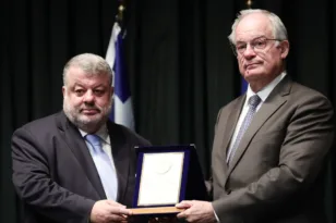 Κωνσταντίνος Τασούλας: Ανακηρύχθηκε επίτιμος δημότης Αργοστολίου